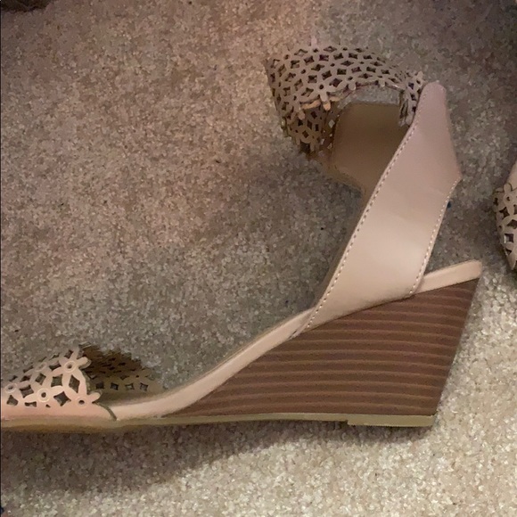 XOXO SANDALS - Picture 2 of 3